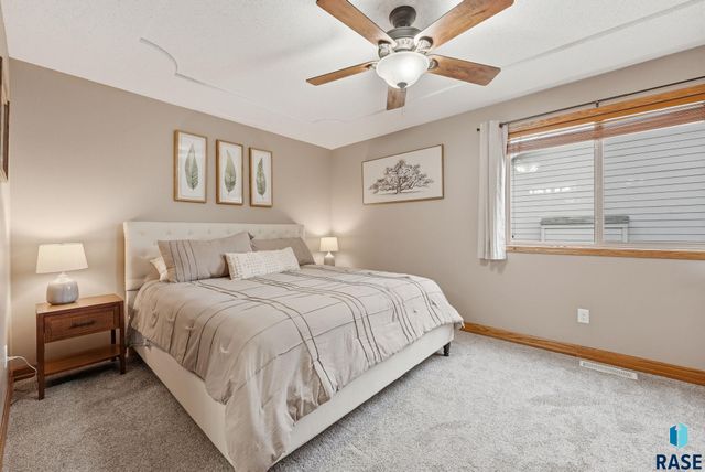 604 Quail Cir Circle, Harrisburg, SD 57032