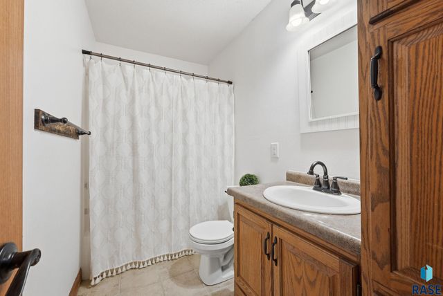 604 Quail Cir Circle, Harrisburg, SD 57032