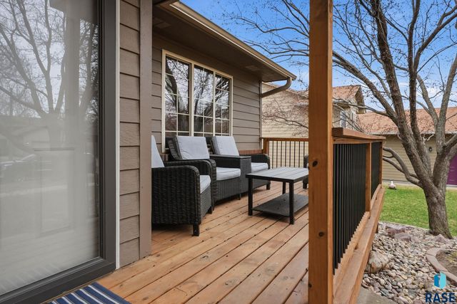 604 Quail Cir Circle, Harrisburg, SD 57032