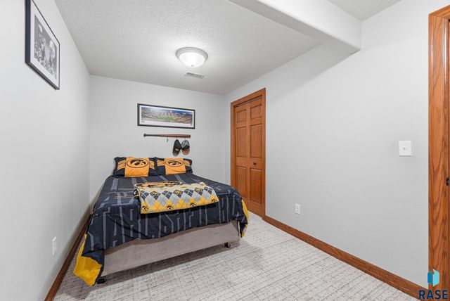 604 Quail Cir Circle, Harrisburg, SD 57032