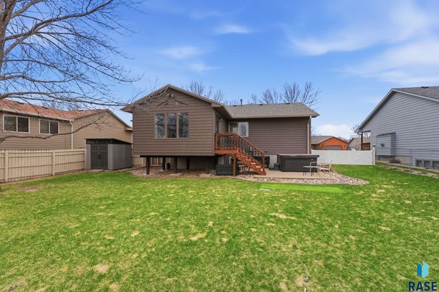 604 Quail Cir Circle, Harrisburg, SD 57032