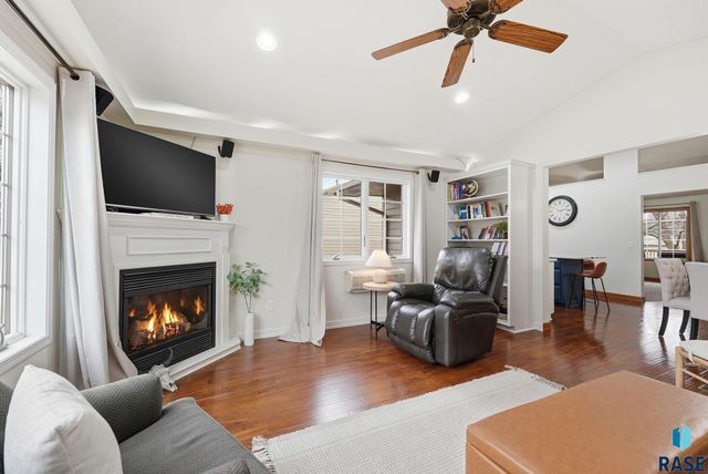 604 Quail Cir Circle, Harrisburg, SD 57032