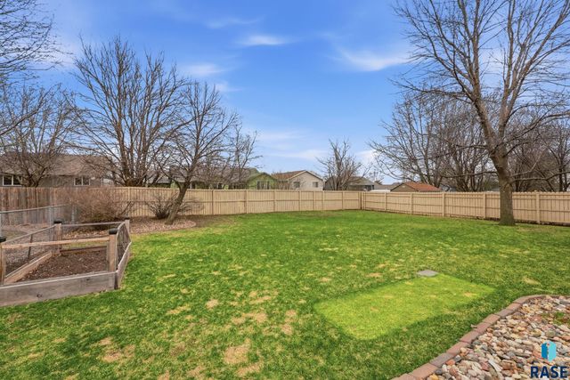 604 Quail Cir Circle, Harrisburg, SD 57032