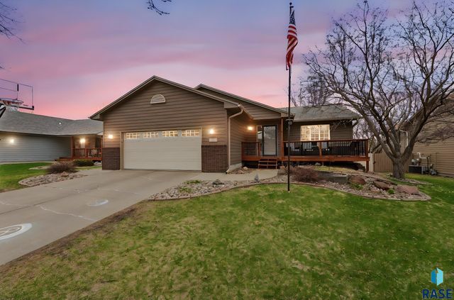 604 Quail Cir Circle, Harrisburg, SD 57032
