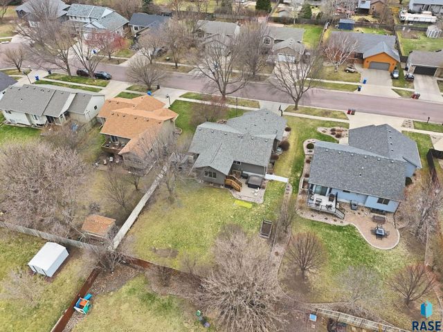 604 Quail Cir Circle, Harrisburg, SD 57032