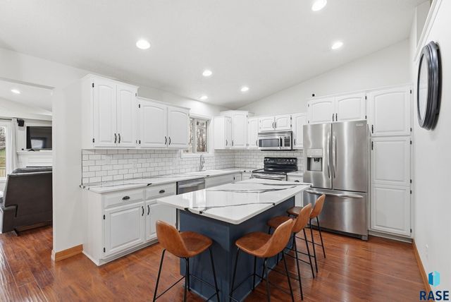 604 Quail Cir Circle, Harrisburg, SD 57032