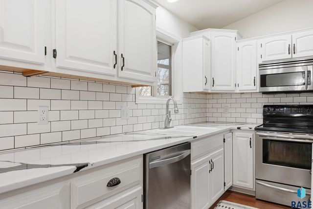 604 Quail Cir Circle, Harrisburg, SD 57032