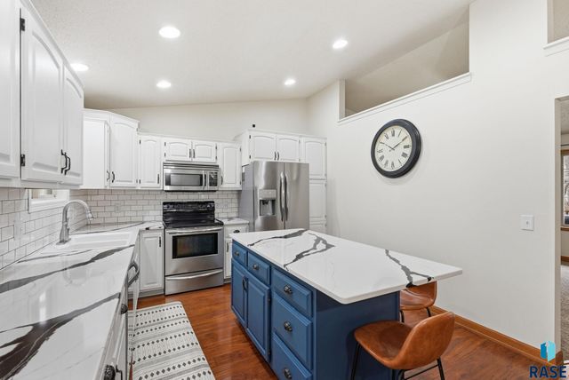 604 Quail Cir Circle, Harrisburg, SD 57032