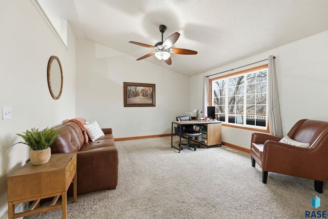 604 Quail Cir Circle, Harrisburg, SD 57032