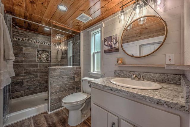 476, 478 Lapidary Lane, Young Harris, GA 30582