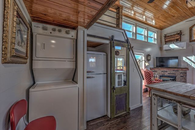 476, 478 Lapidary Lane, Young Harris, GA 30582