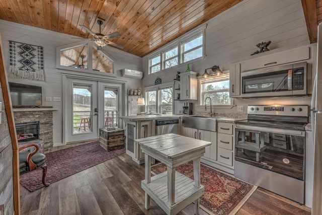 476, 478 Lapidary Lane, Young Harris, GA 30582