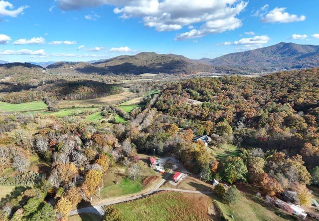 476, 478 Lapidary Lane, Young Harris, GA 30582