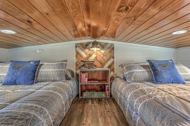476, 478 Lapidary Lane, Young Harris, GA 30582