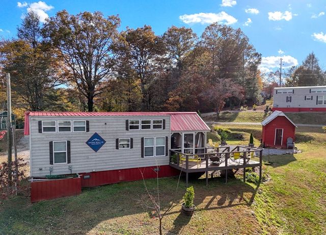 476, 478 Lapidary Lane, Young Harris, GA 30582