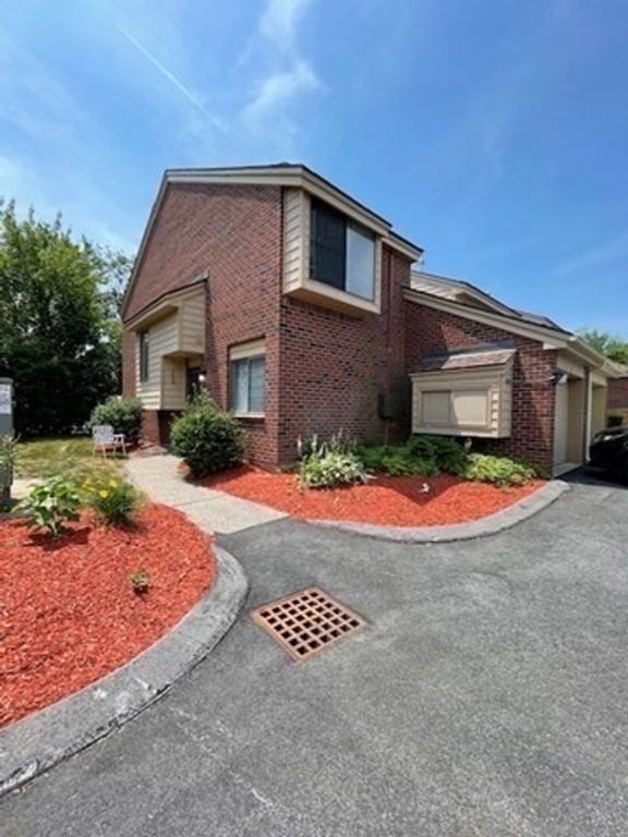 40 Elderwood Dr 40, Stoughton, MA 02072