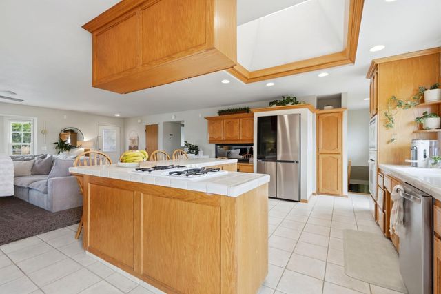 9317 14th Avenue, Hanford, CA 93230