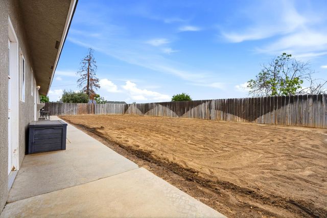 9317 14th Avenue, Hanford, CA 93230