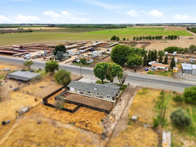 9317 14th Avenue, Hanford, CA 93230