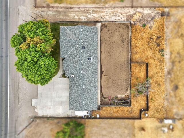 9317 14th Avenue, Hanford, CA 93230
