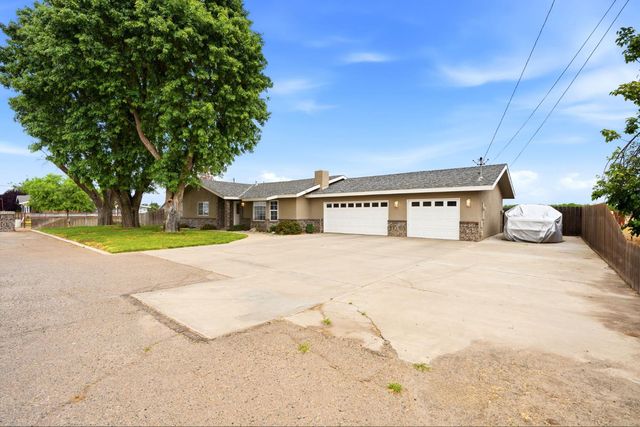 9317 14th Avenue, Hanford, CA 93230