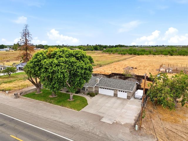 9317 14th Avenue, Hanford, CA 93230