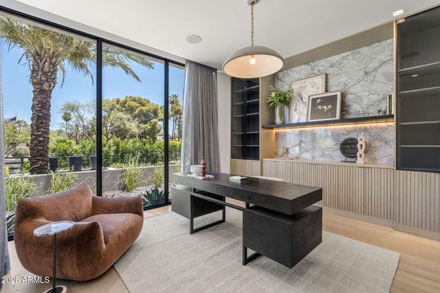 8020 N 64TH Place, Paradise Valley, AZ 85253