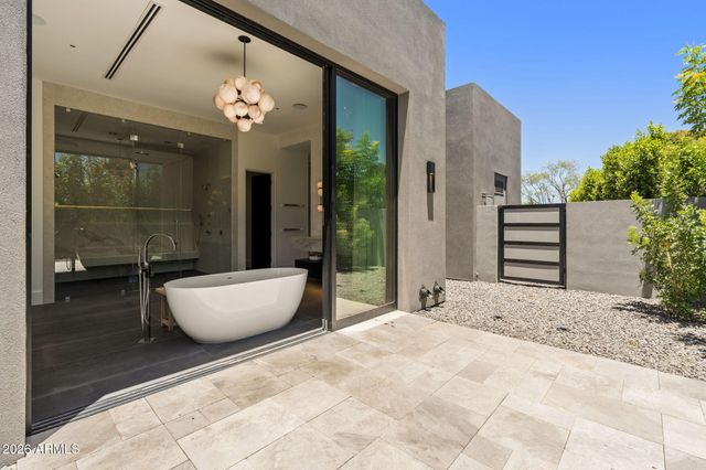 8020 N 64TH Place, Paradise Valley, AZ 85253