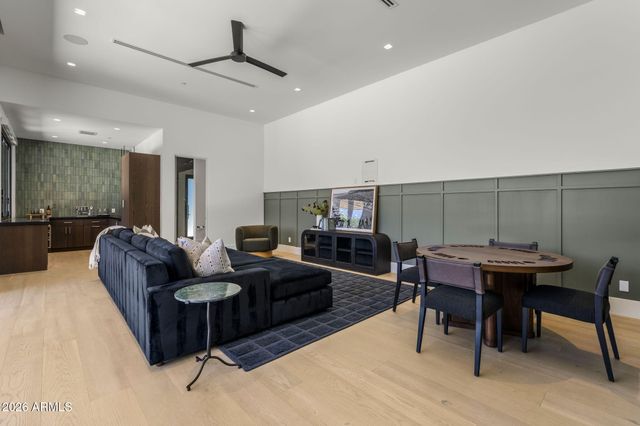 8020 N 64TH Place, Paradise Valley, AZ 85253