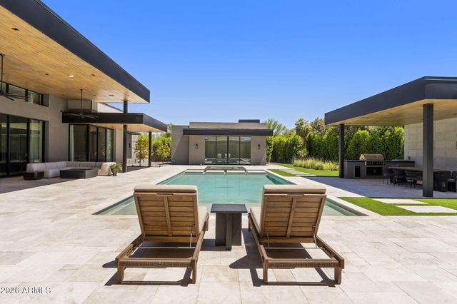 8020 N 64TH Place, Paradise Valley, AZ 85253