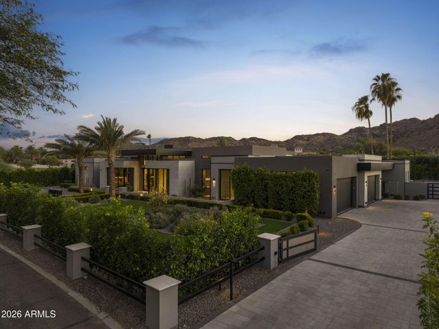 8020 N 64TH Place, Paradise Valley, AZ 85253