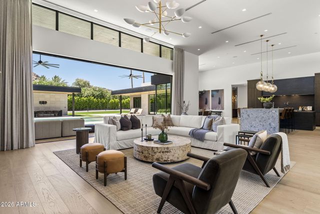8020 N 64TH Place, Paradise Valley, AZ 85253