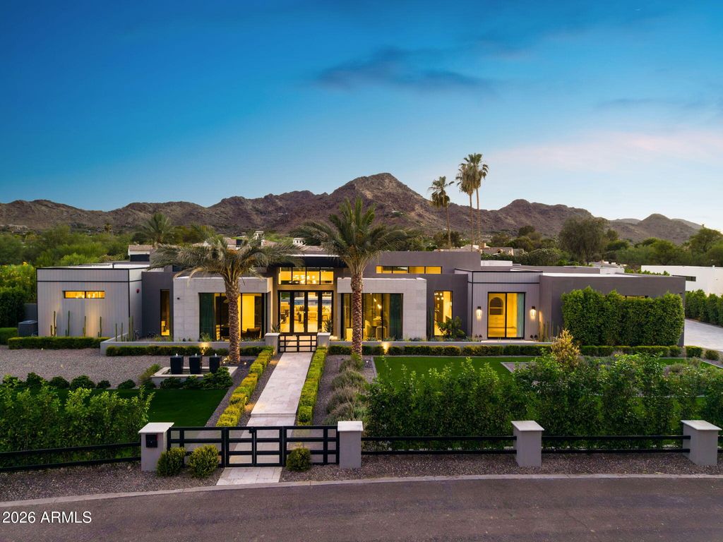 8020 N 64TH Place, Paradise Valley, AZ 85253 — photo 2