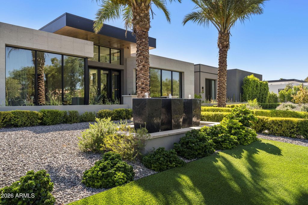 8020 N 64TH Place, Paradise Valley, AZ 85253 — photo 5