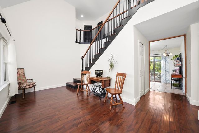 836 Bonita Avenue, Elk Grove Village, IL 60007