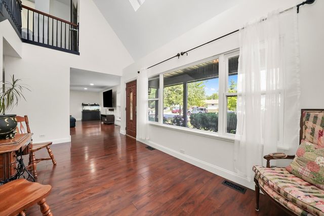 836 Bonita Avenue, Elk Grove Village, IL 60007