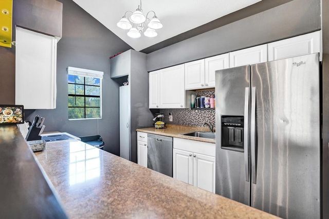 2815 Black Pine Ct, Lake Worth, FL 33462