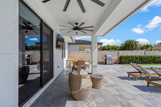 2872 SE 3rd St, Homestead, FL 33033