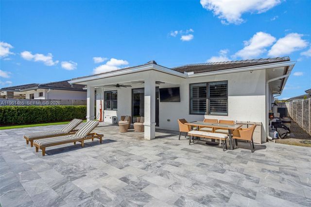 2872 SE 3rd St, Homestead, FL 33033