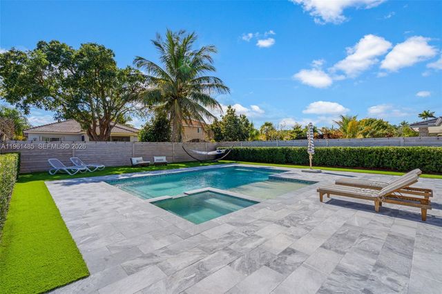 2872 SE 3rd St, Homestead, FL 33033