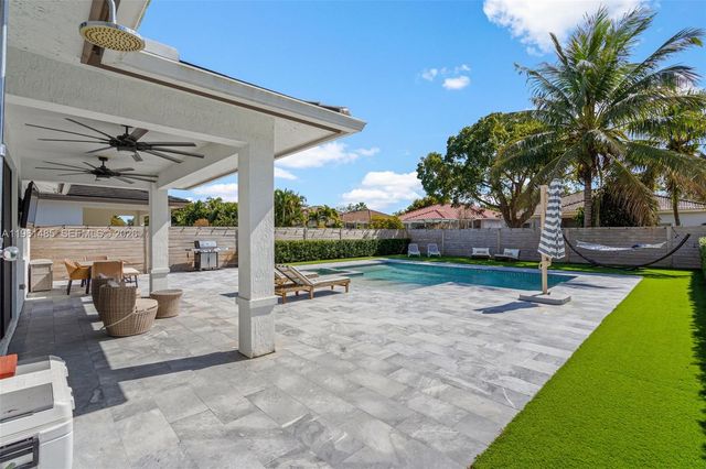 2872 SE 3rd St, Homestead, FL 33033