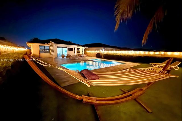 2872 SE 3rd St, Homestead, FL 33033