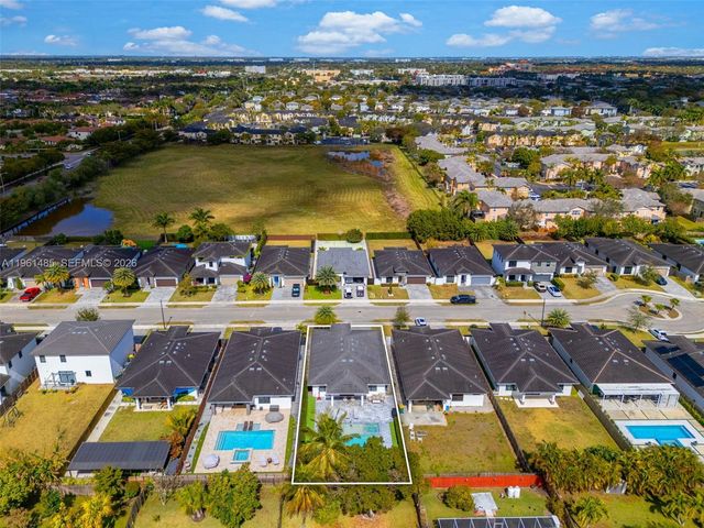 2872 SE 3rd St, Homestead, FL 33033