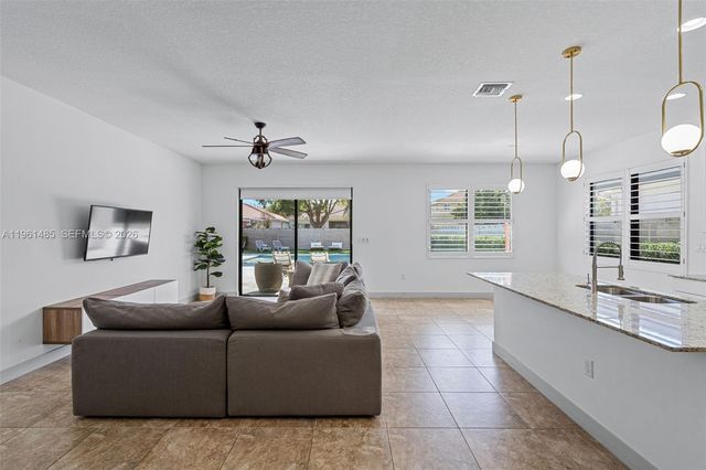 2872 SE 3rd St, Homestead, FL 33033