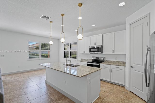 2872 SE 3rd St, Homestead, FL 33033