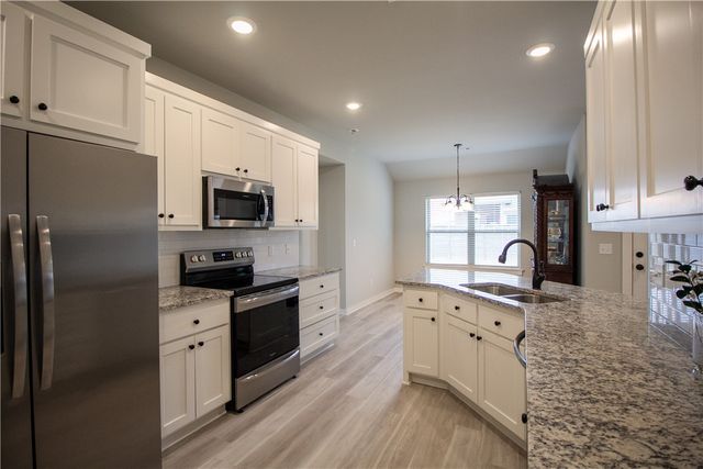 305 Pin Oak Street, Gentry, AR 72734