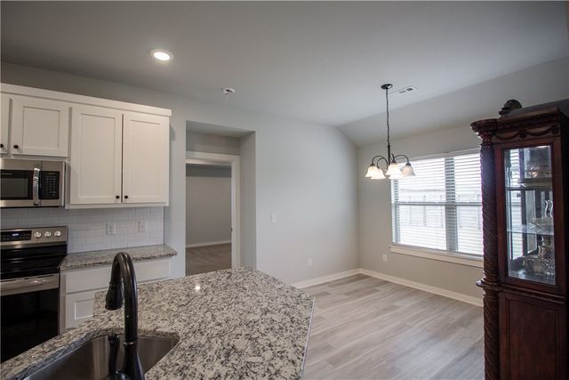 305 Pin Oak Street, Gentry, AR 72734