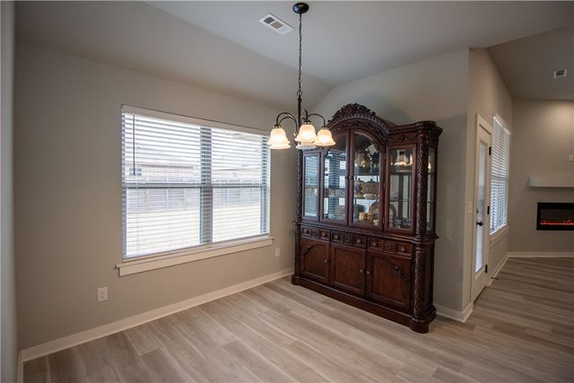 305 Pin Oak Street, Gentry, AR 72734