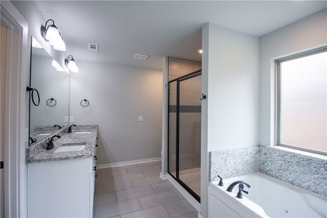 305 Pin Oak Street, Gentry, AR 72734