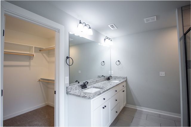 305 Pin Oak Street, Gentry, AR 72734